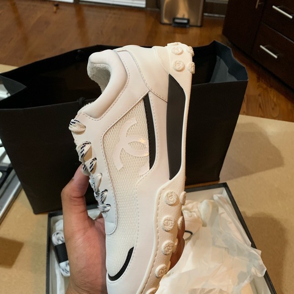 Chanel Women’s Shoe Size 8 (38) - Picture 6 of 8